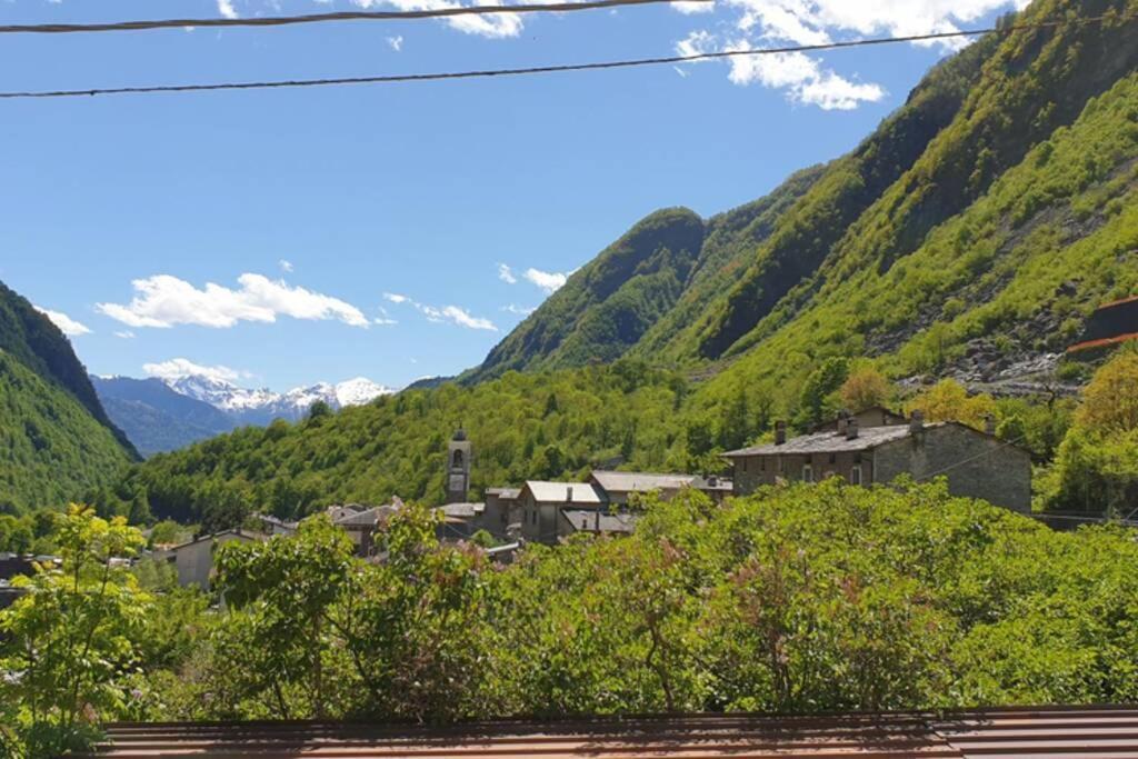Apartmán La Finestra Sul Fiume-Graziosa Mansarda.Cir 014O74 Val Masino Exteriér fotografie