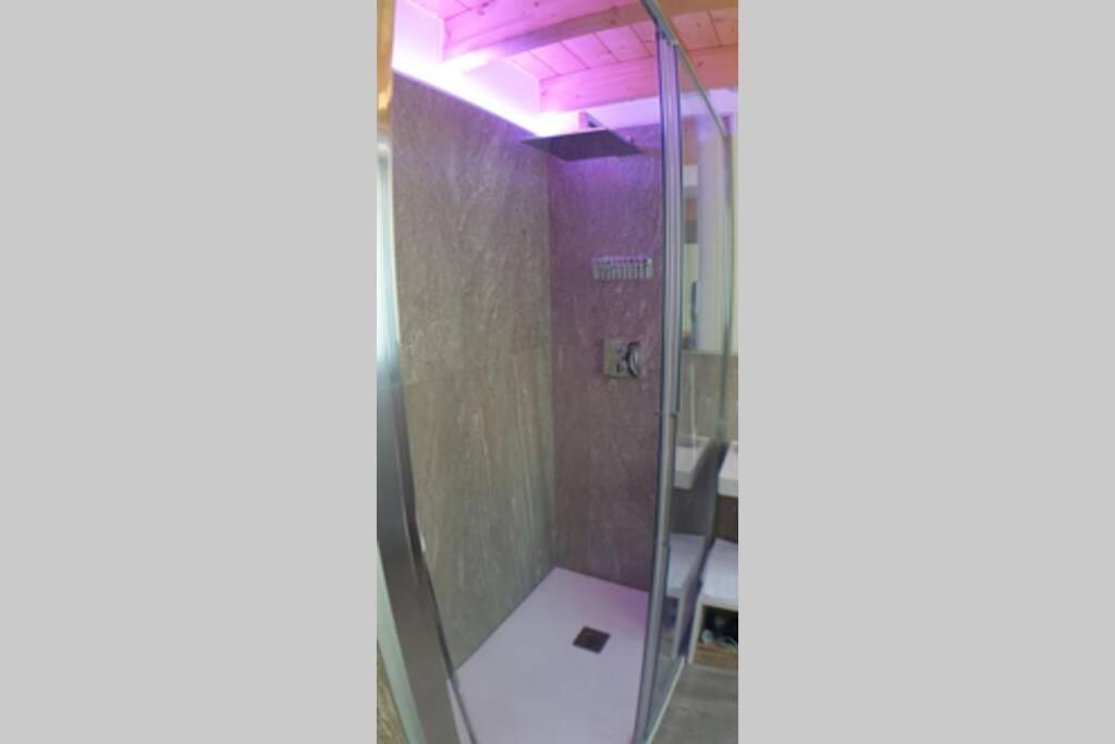 Apartmán La Finestra Sul Fiume-Graziosa Mansarda.Cir 014O74 Val Masino Exteriér fotografie