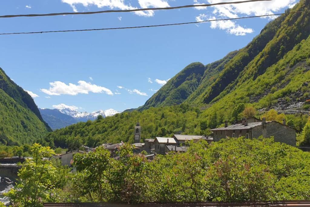 Apartmán La Finestra Sul Fiume-Graziosa Mansarda.Cir 014O74 Val Masino Exteriér fotografie