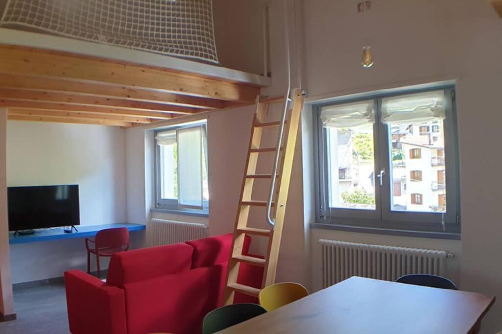 Apartmán La Finestra Sul Fiume-Graziosa Mansarda.Cir 014O74 Val Masino Exteriér fotografie
